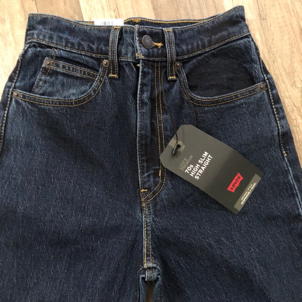 Brand New- 24x31 Levi’s high waisted jeans